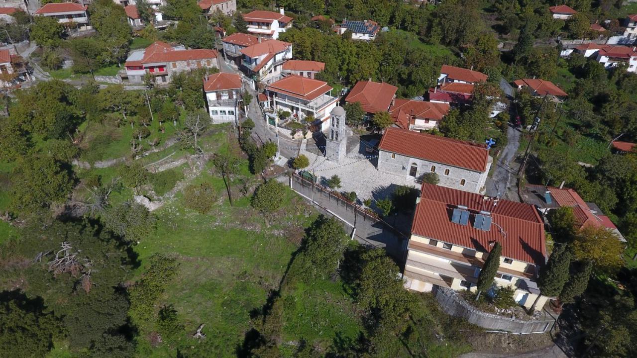 Hotel Isaraiko Spiti Agia Theodora Isaris Exterior photo