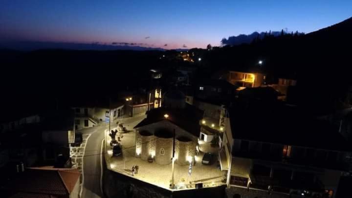 Hotel Isaraiko Spiti Agia Theodora Isaris Exterior photo